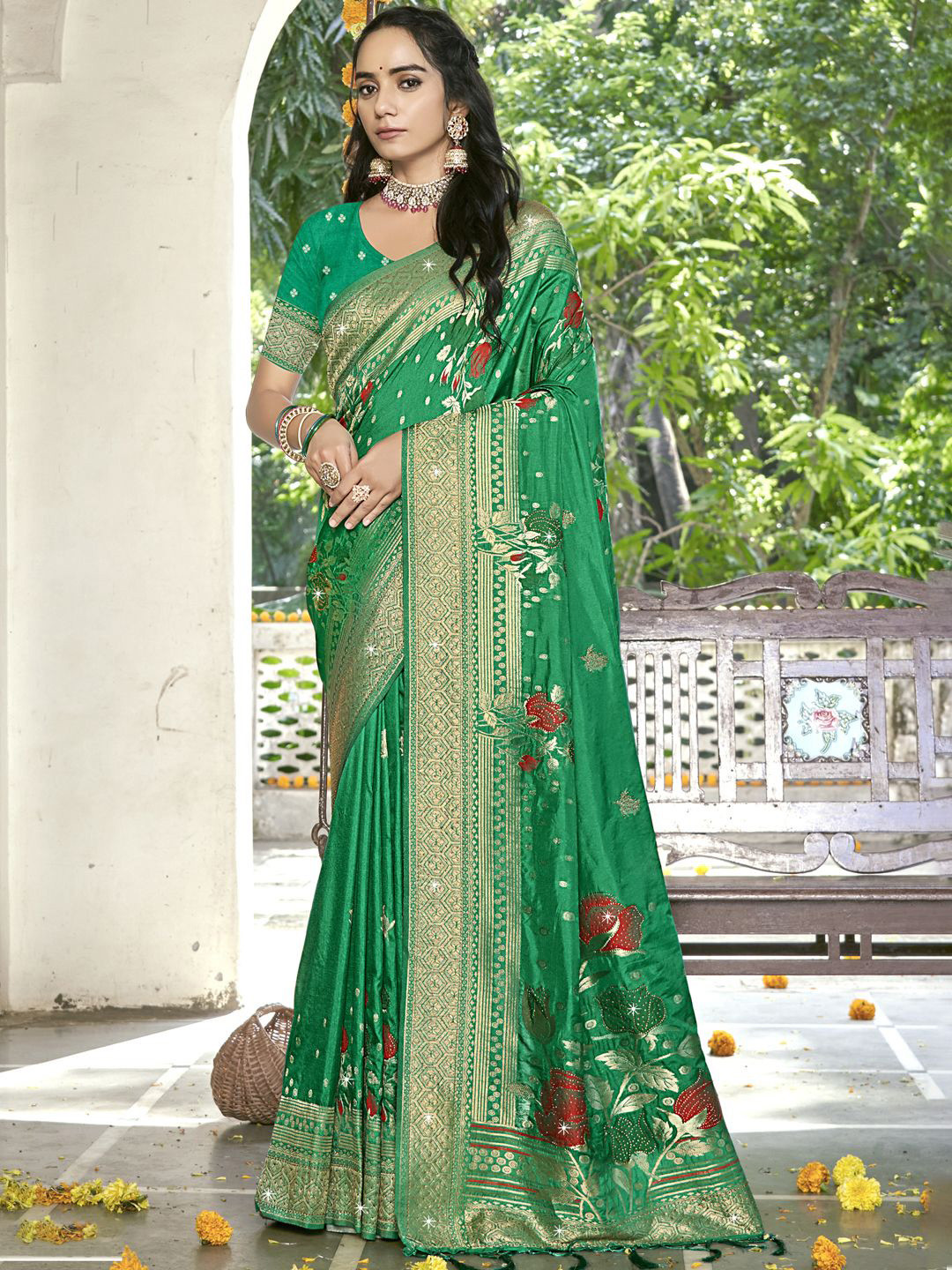 

SANGAM PRINTS Ethnic Motifs Woven Design Zari Tussar Saree, Green