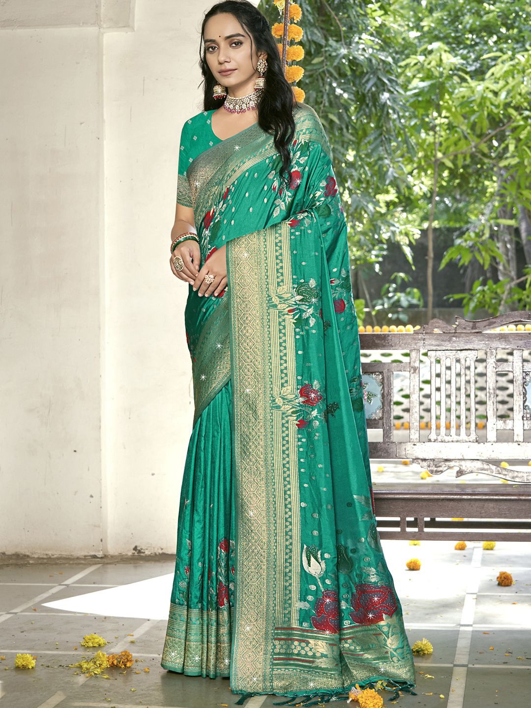 

SANGAM PRINTS Woven Design Tussar Saree, Green