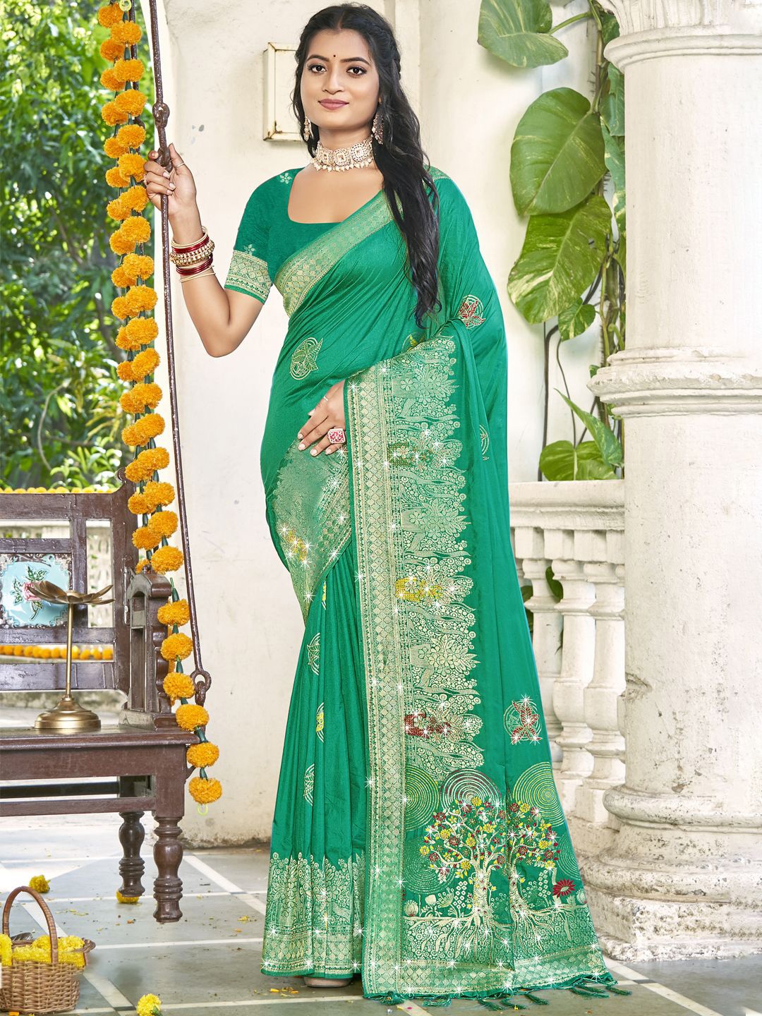 

SANGAM PRINTS Woven Design Zari Tussar Saree, Green