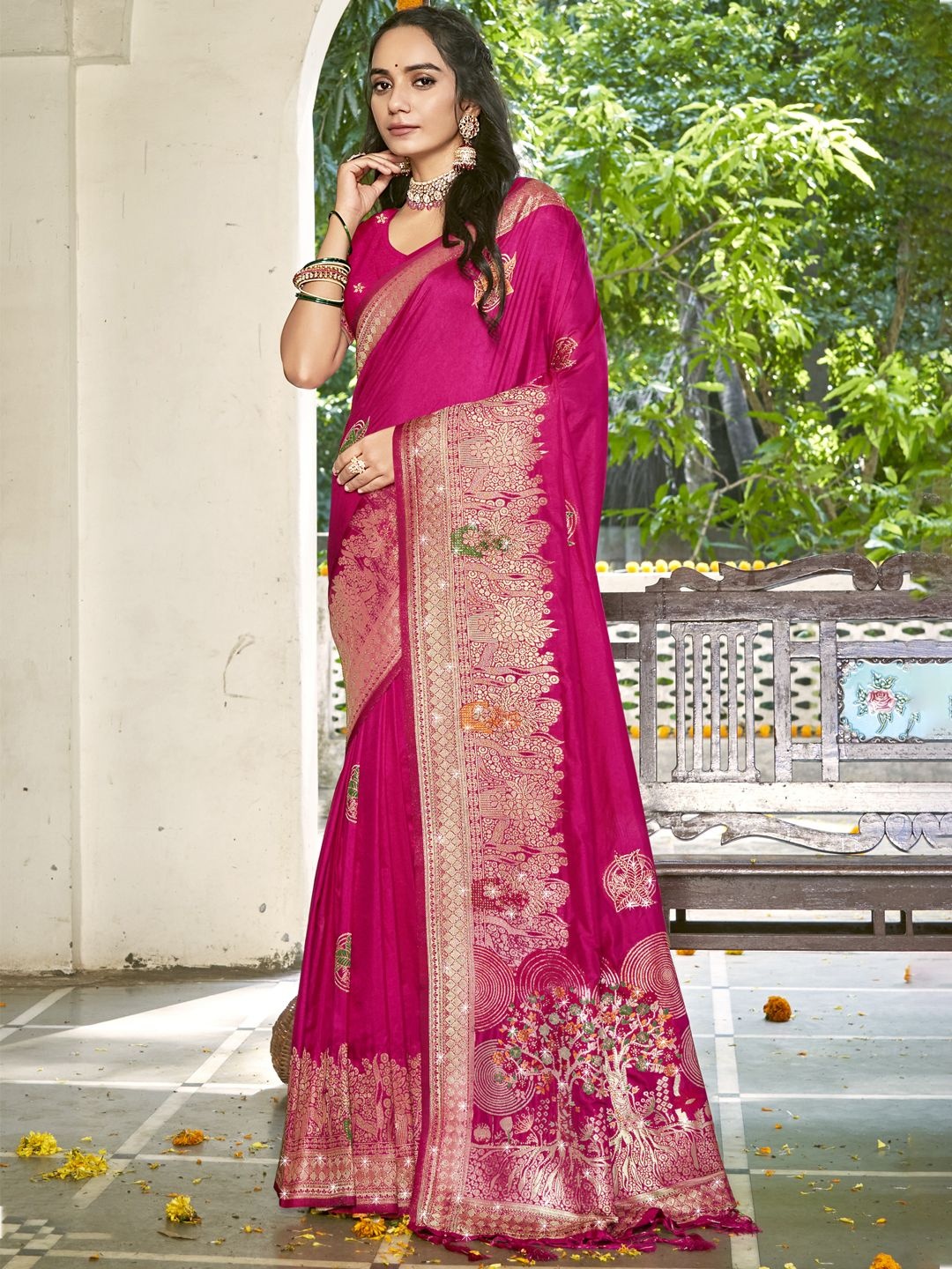 

SANGAM PRINTS Ethnic Motifs Zari Tussar Saree, Magenta