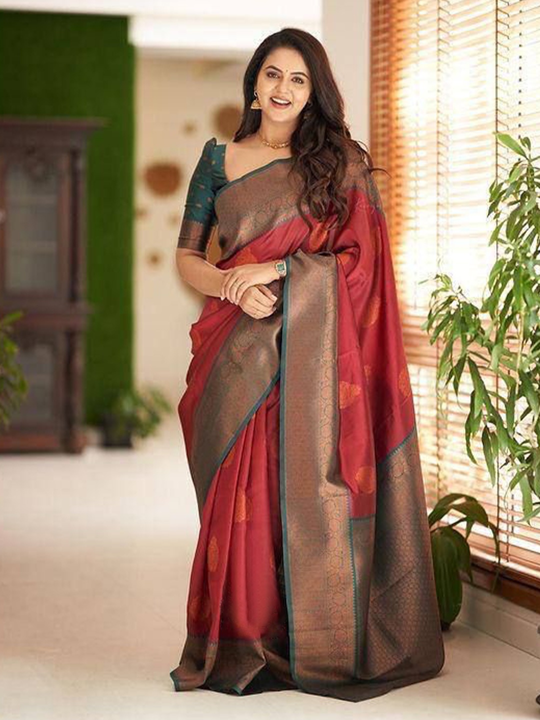 

ZIBLON Woven Design Banarasi Saree, Red