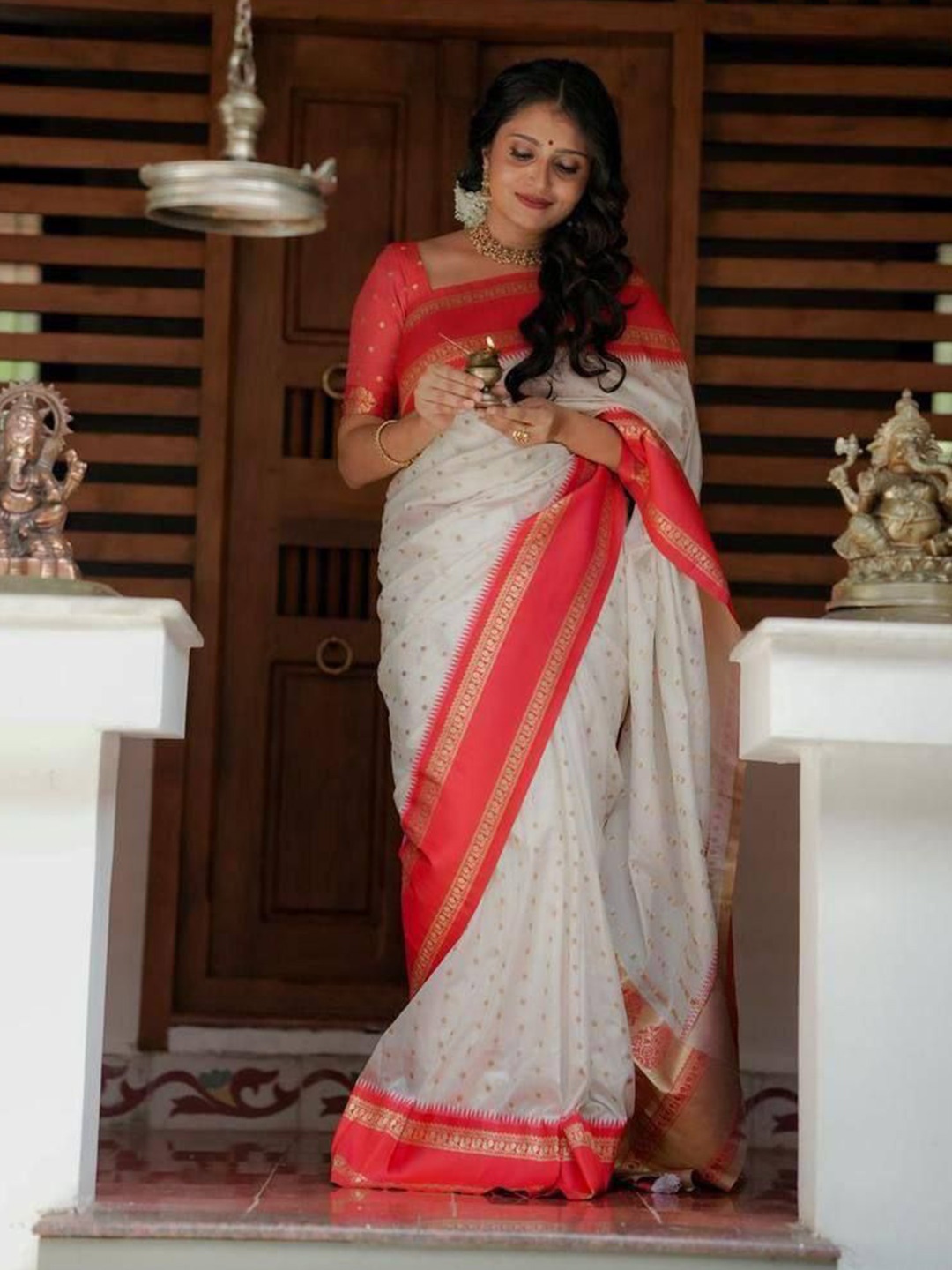 

ZIBLON Ethnic Motifs Woven Design Banarasi Saree, White