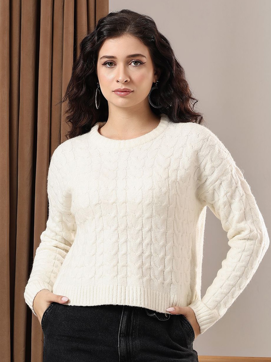

Kotty Women Long Sleeves Crop Pullover, White