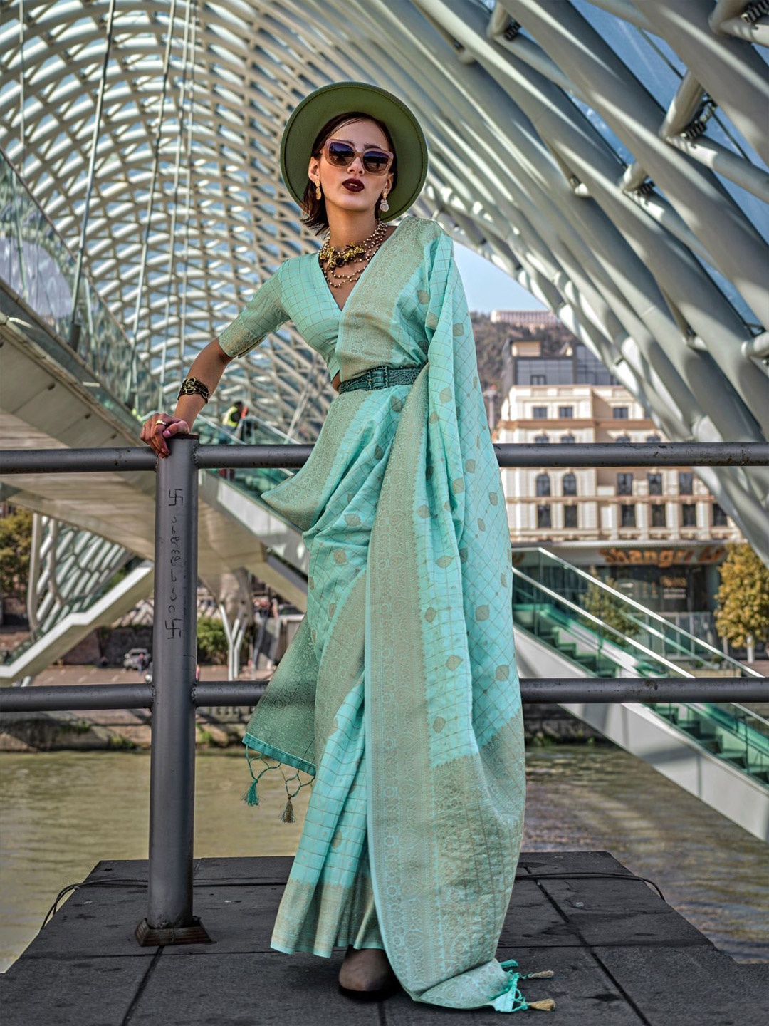 

ODETTE Silk Blend Woven Saree With Unstitched Blouse For Women, Sea green