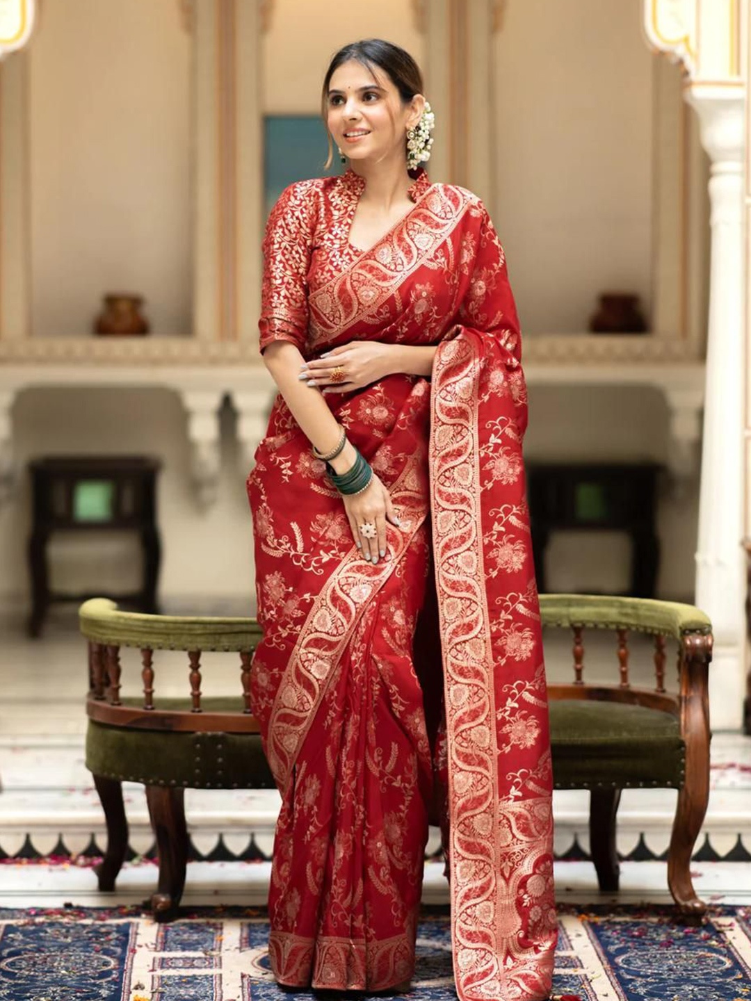 

ZIKARAA Floral Zari Pure Silk Saree, Red