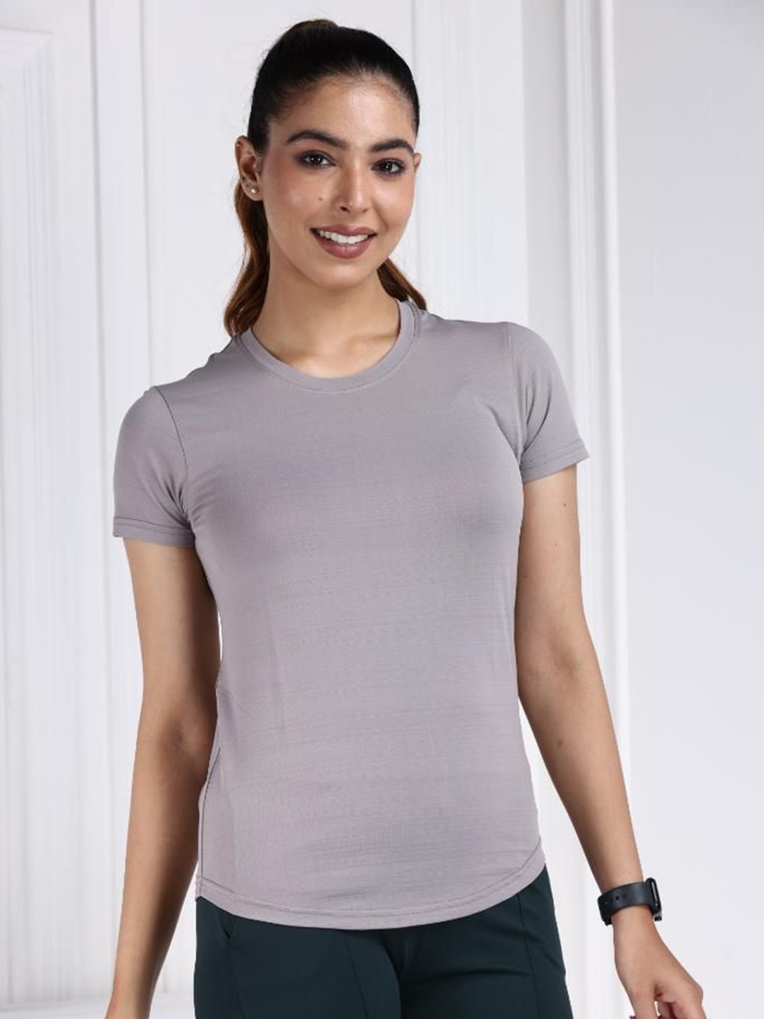 

Mlada Round Neck Short Sleeves Rapid-Dry Regular T-shirt, Grey