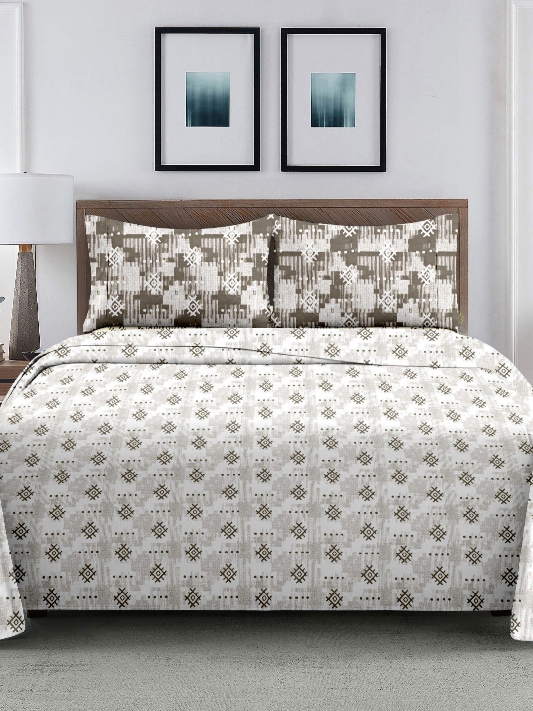 

Ariana Brown & White Geometric Printed 210 TC Cotton King Bedsheet Set 2.70 m x 2.70 m