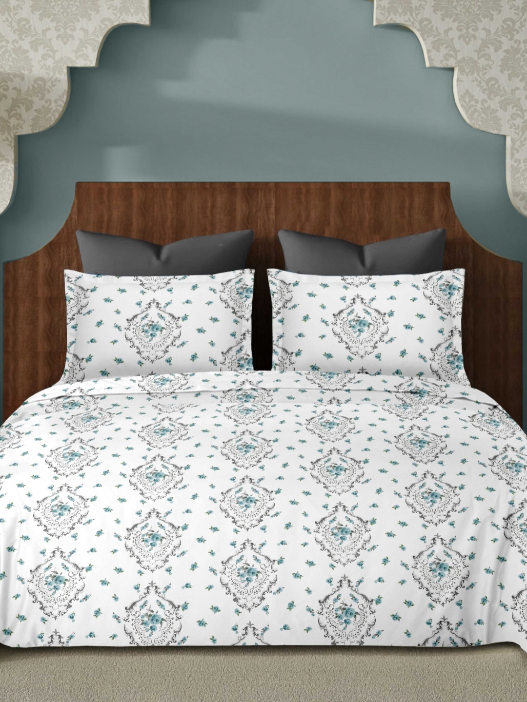 

Ariana Turquoise Blue Floral Printed 200 TC Cotton King Bedsheet Set 2.70 m x 2.70 m