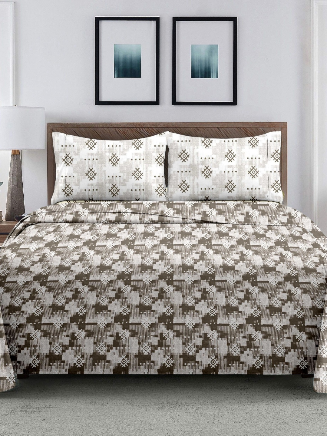 

Ariana White & Brown Geometric Printed 210 TC Cotton King Bedsheet Set 2.70 m x 2.70 m