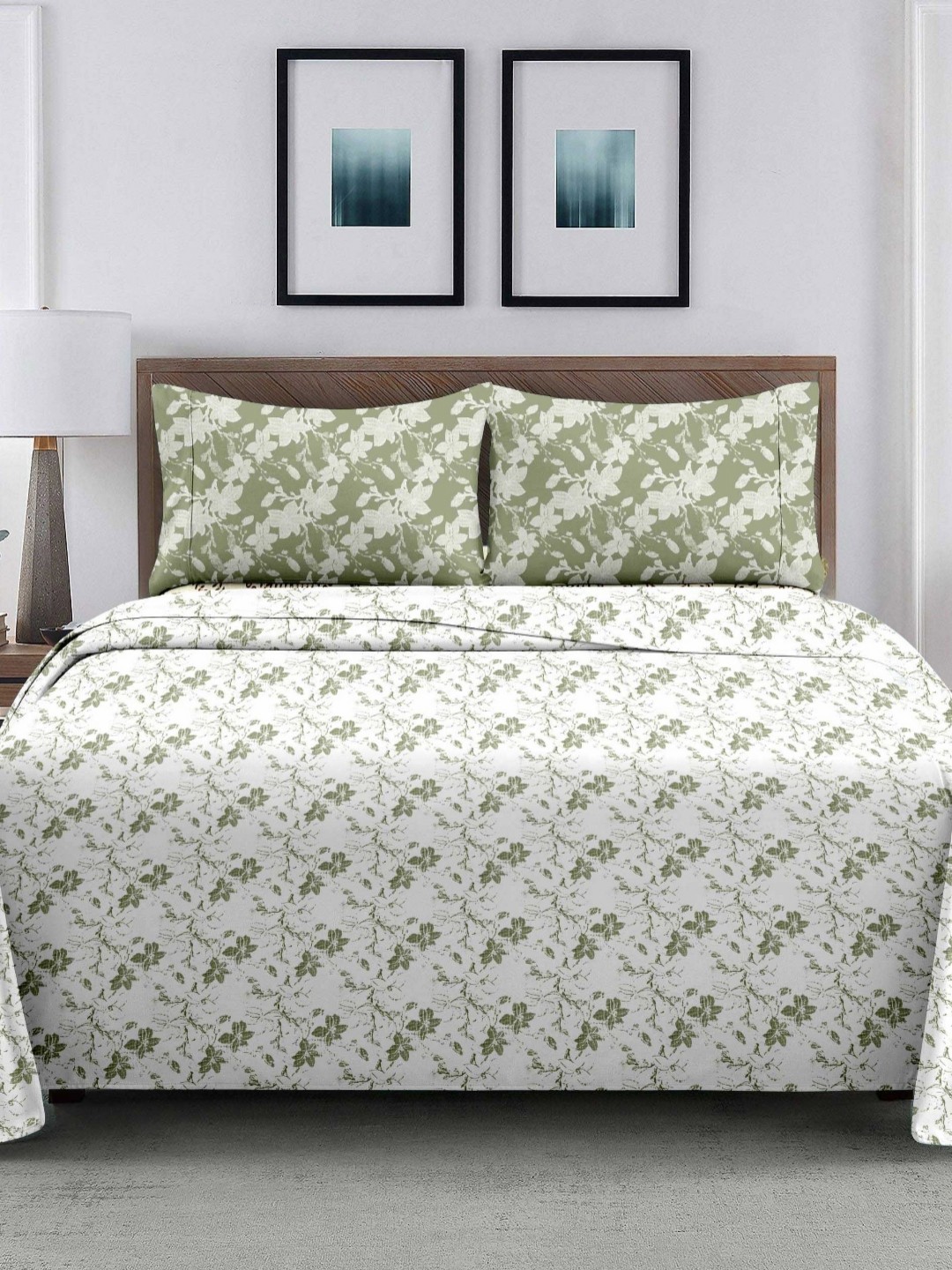 

Ariana Green & White Floral Printed 210 TC Cotton King Bedsheet Set 2.70 m x 2.70 m