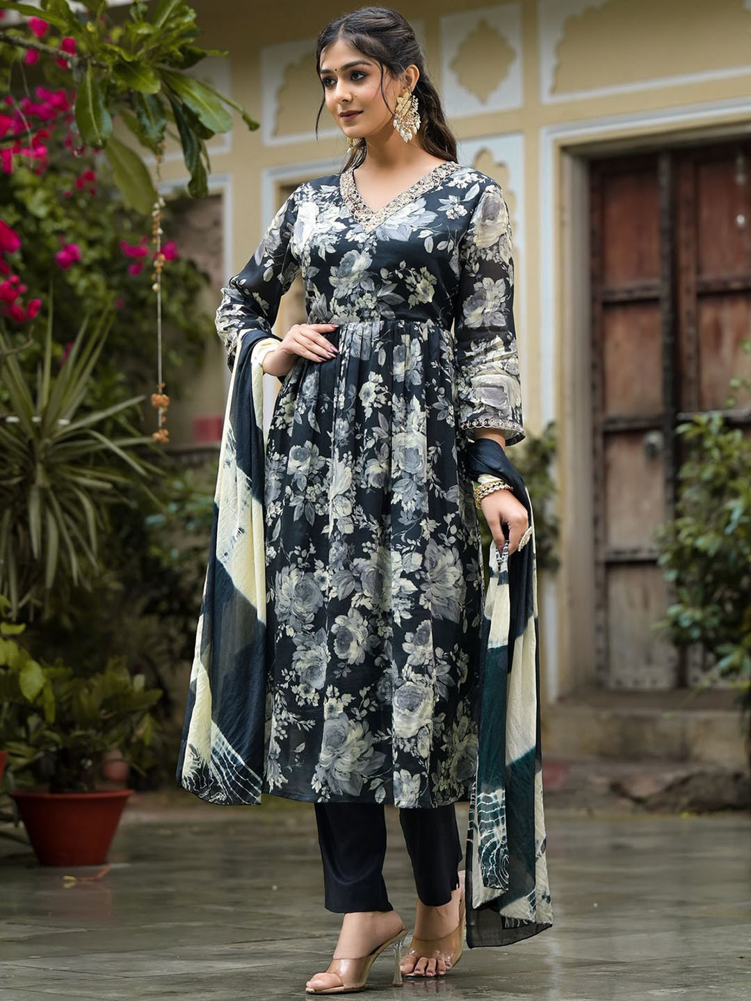 

NITVAN Floral Printed Embroidered Pleated A-Line Chinon Kurta With Trouser & Dupatta, Black