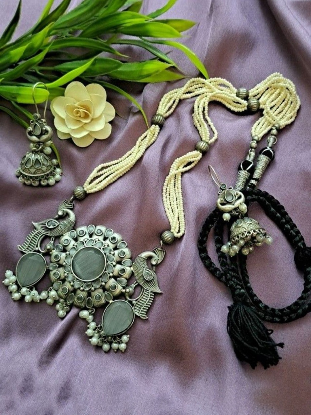 

Ekanibymonashstudio Silver-Plated Stone Studded & Pearls Beaded Necklace and Earrings