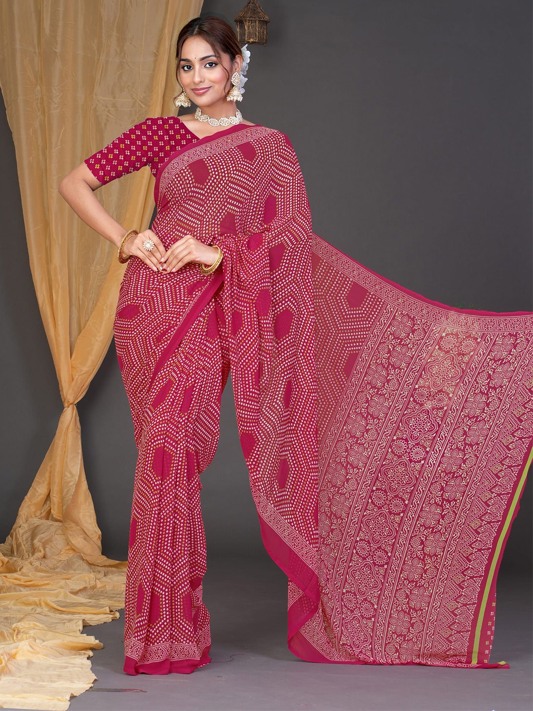 

EMV Bandhani Printed Pure Chiffon Saree, Pink