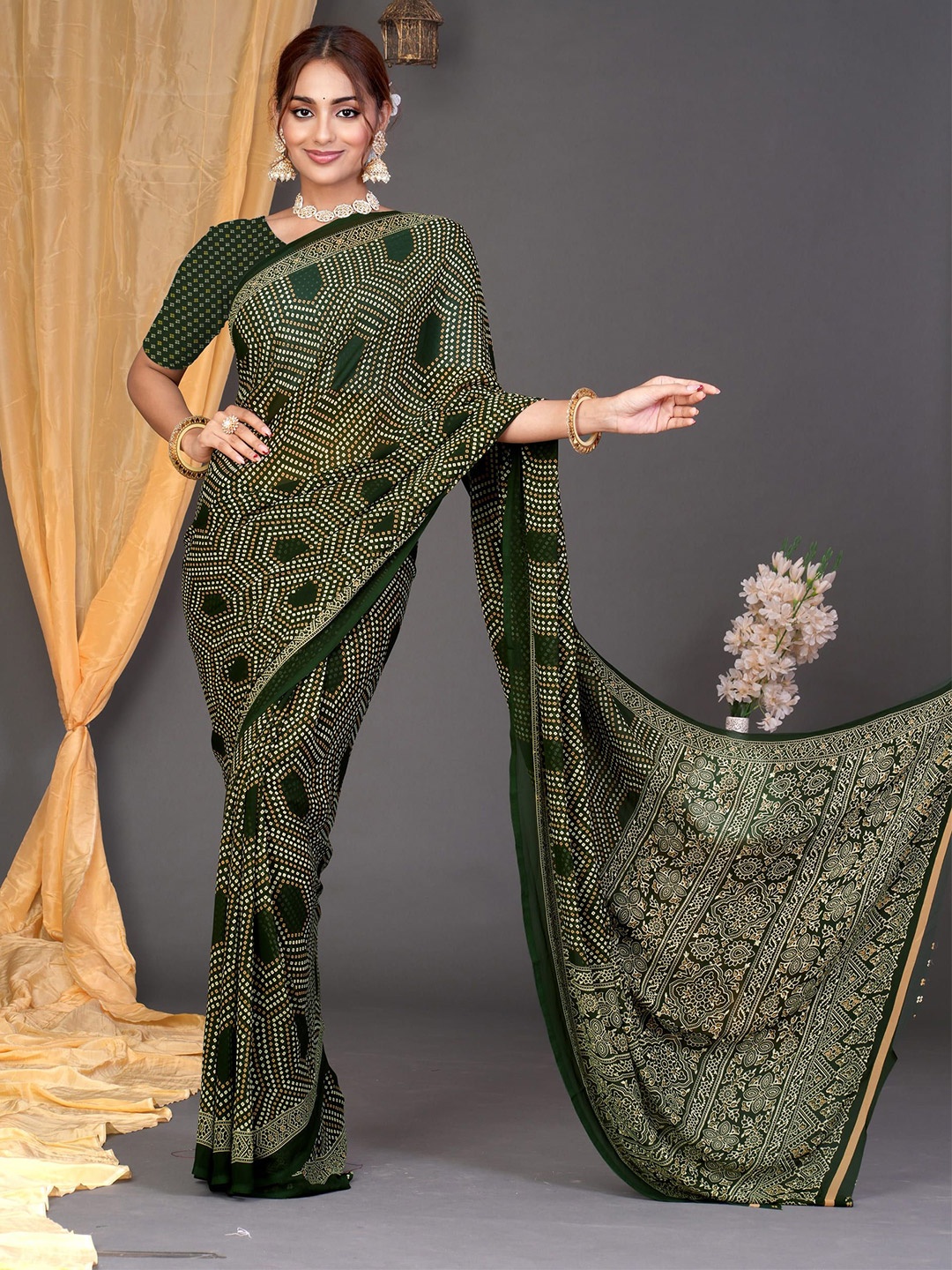 

EMV Bandhani Pure Chiffon Saree, Green