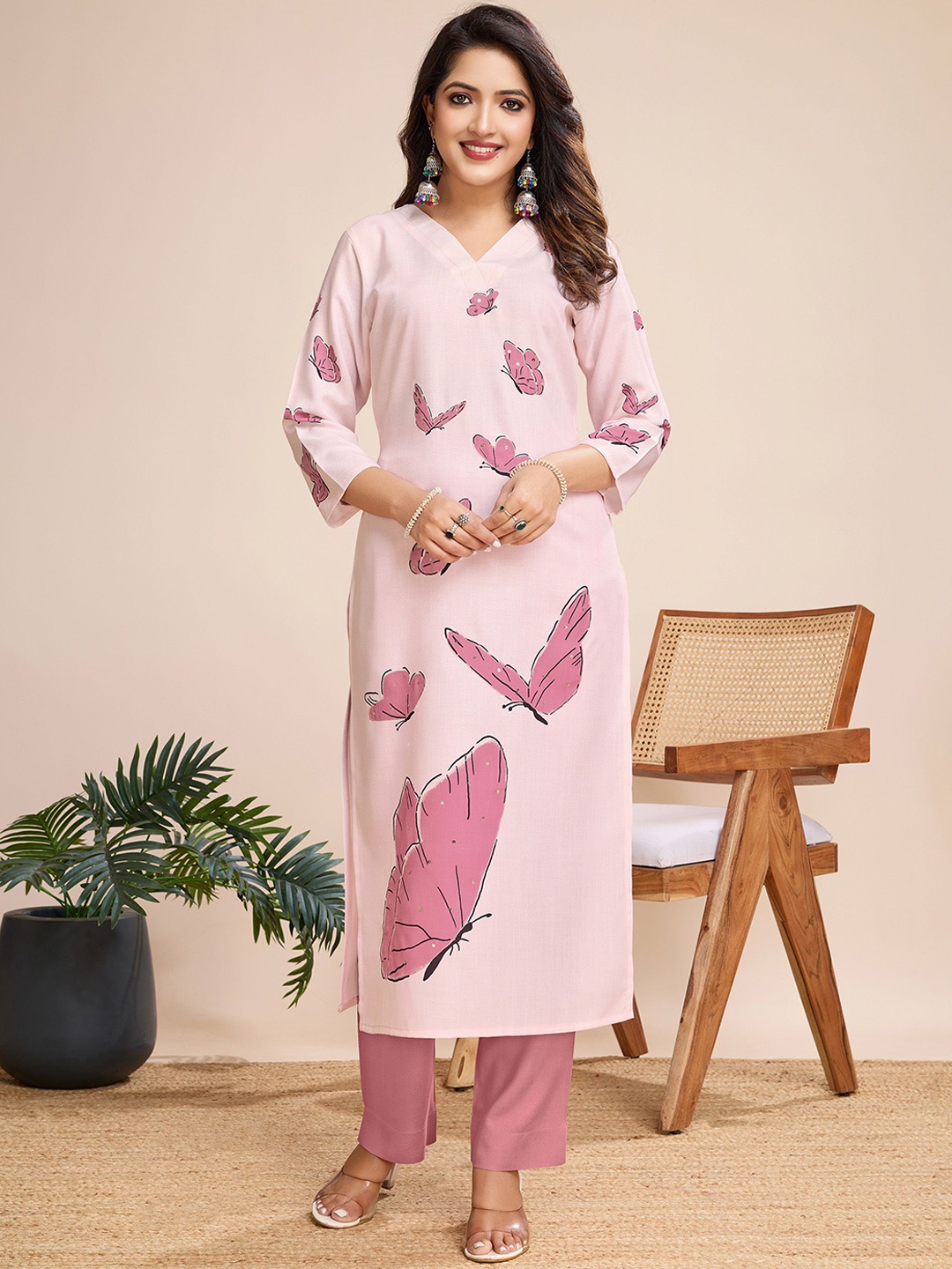 

MOJILAA Quirky Printed V-Neck Sequinned Linen Silk Straight Kurta With Trousers, Pink