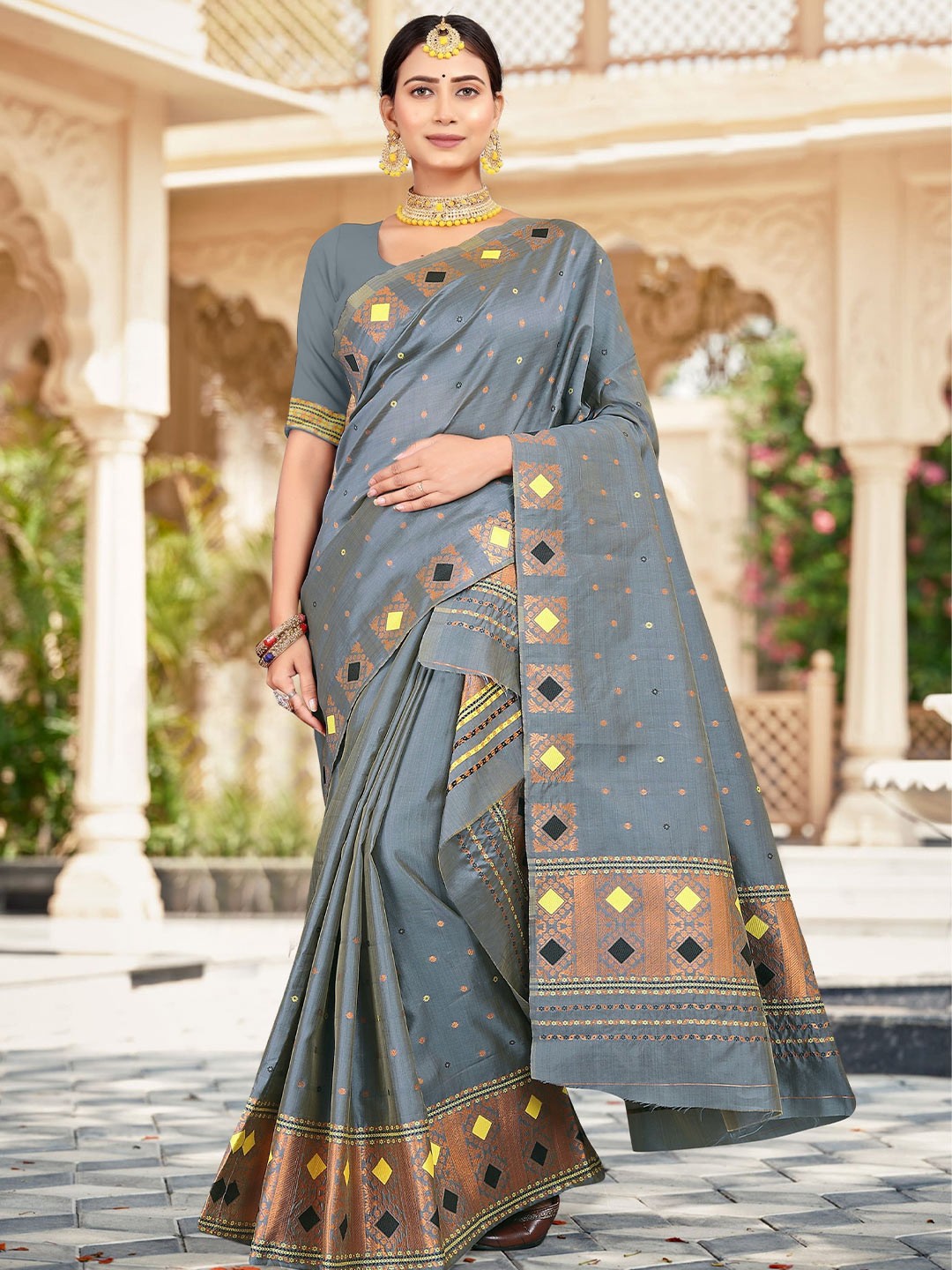 

KAMDAR Pator Silk Semi Dyed Toss Assamese Mekhela Sador Jharna, Grey