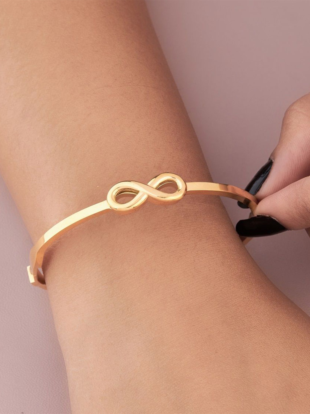 

ANJNI CREATION Gold-Plated Stainless Steel Tarnish-Free Infinity Kada Bracelet