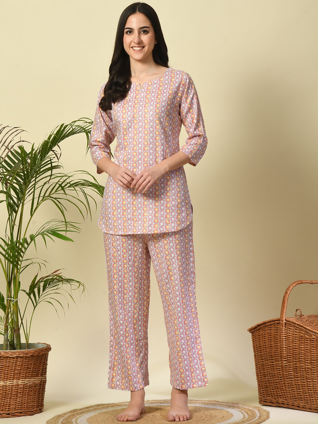

Dreambe Women Printed Pure Cotton Night suit, Pink