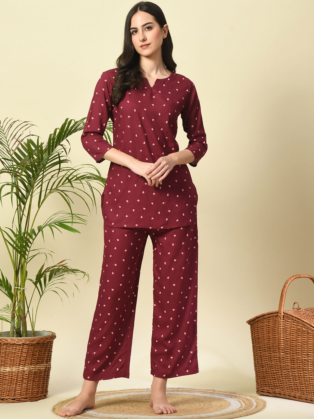 

Dreambe Women Printed Cotton Night suit, Maroon