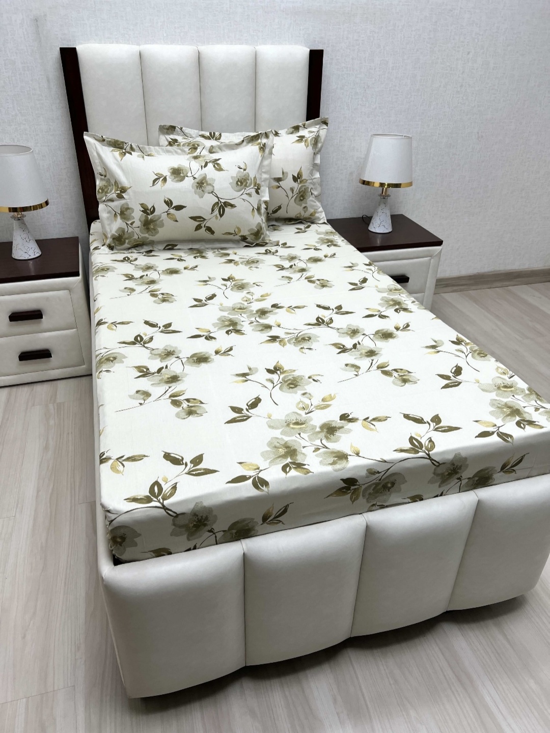 

Pure Decor Lounge Green Floral Printed Pure Cotton 350TC Single Bedsheet Set 2.36 x 1.73 m