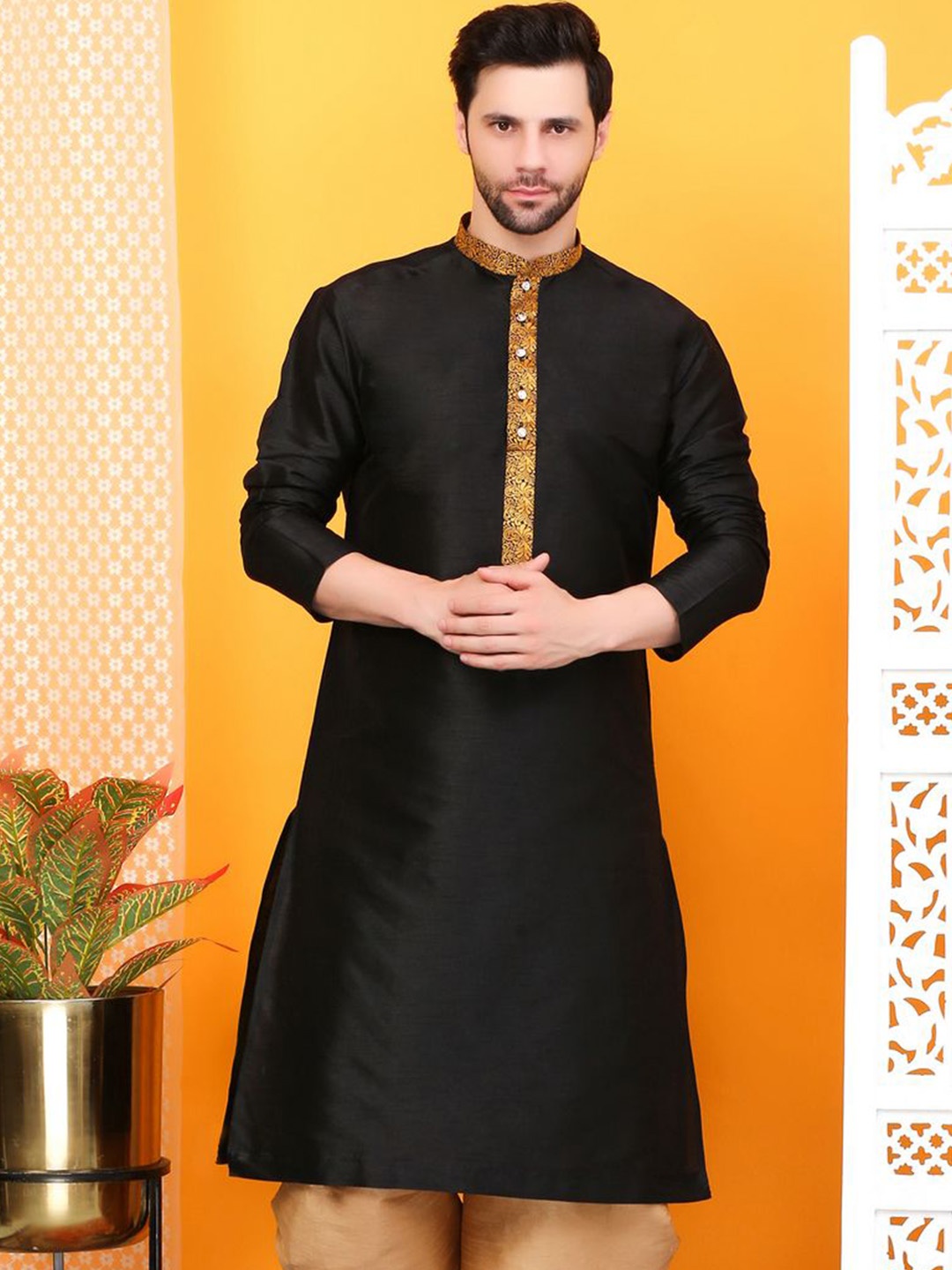 

Larwa Jacquard Woven Design Mandarin Collar Straight Kurta, Black