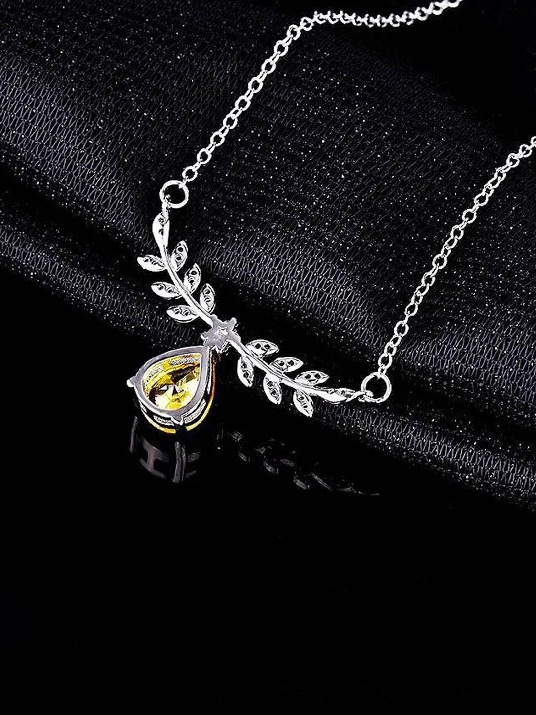 

Jewels Galaxy Silver-Plated Cubic Zirconia Chain