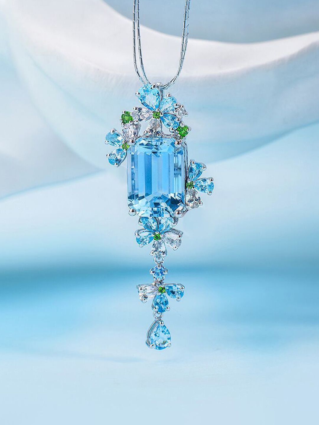 

Jewels Galaxy Silver-Plated Geometric Cubic Zirconia Pendant with Chain