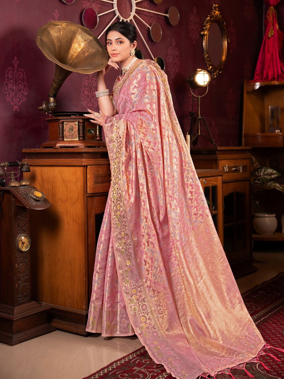 

ISHIKA FAB Woven Design Zari Banarasi Saree, Pink