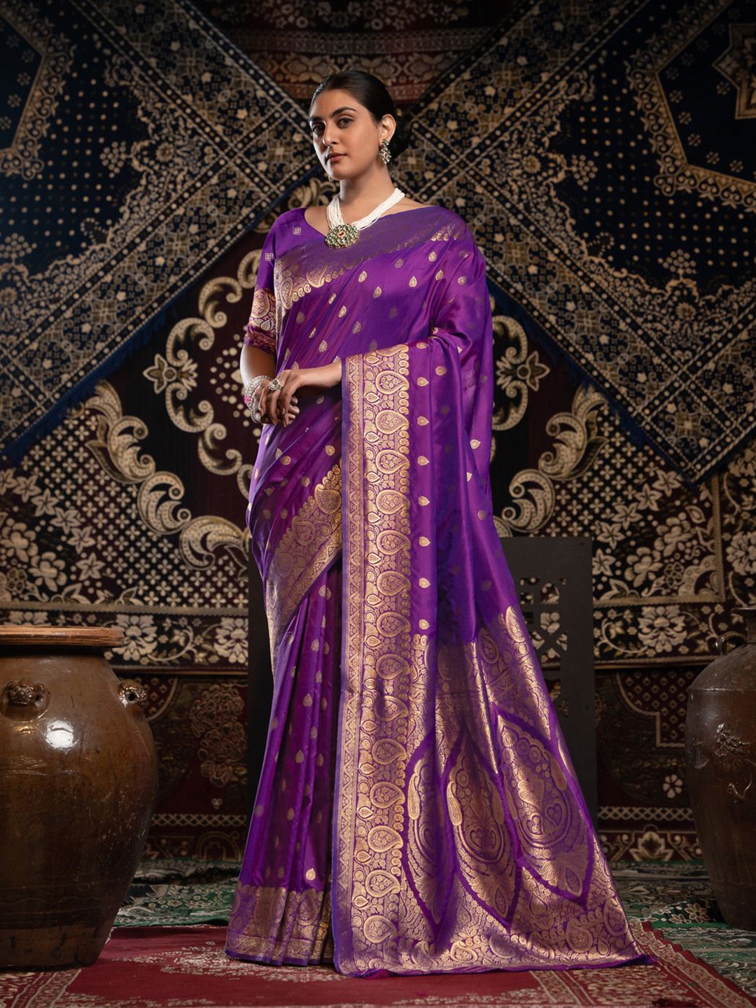 

ISHIKA FAB Woven Design Zari Banarasi Saree, Violet