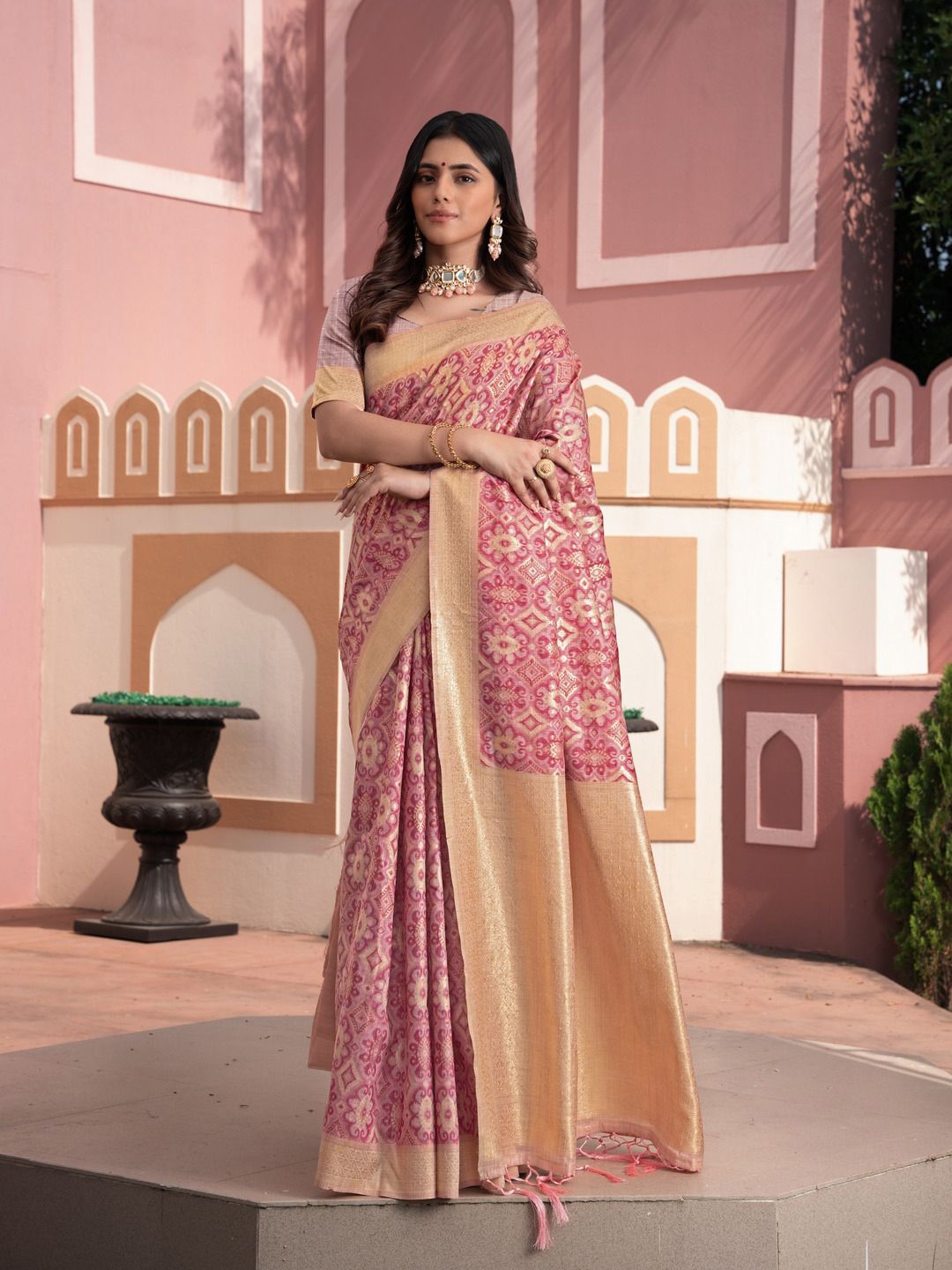 

ISHIKA FAB Woven Design Zari Ikat Saree, Pink