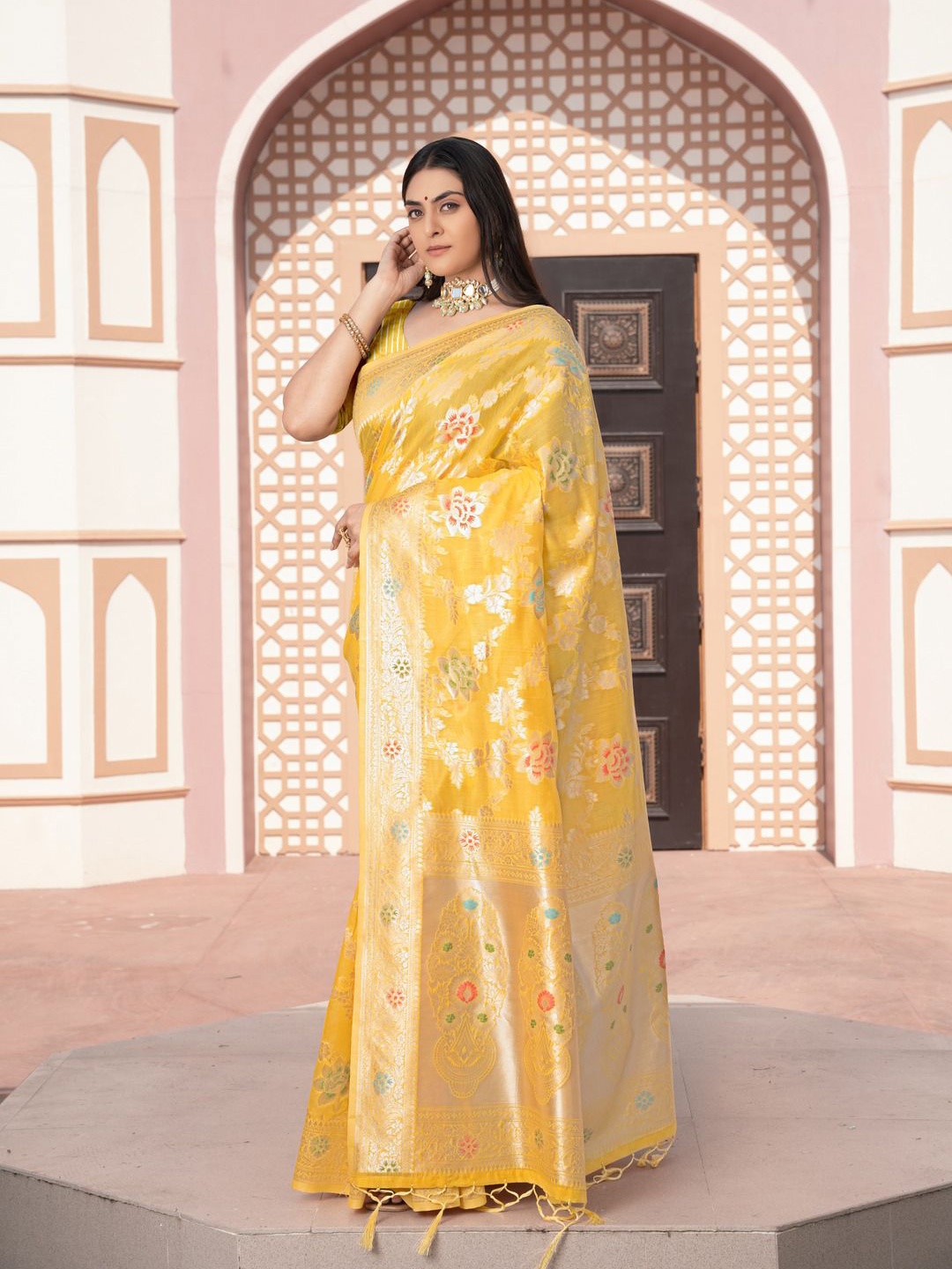 

ISHIKA FAB Woven Design Zari Silk Cotton Banarasi Saree, Yellow