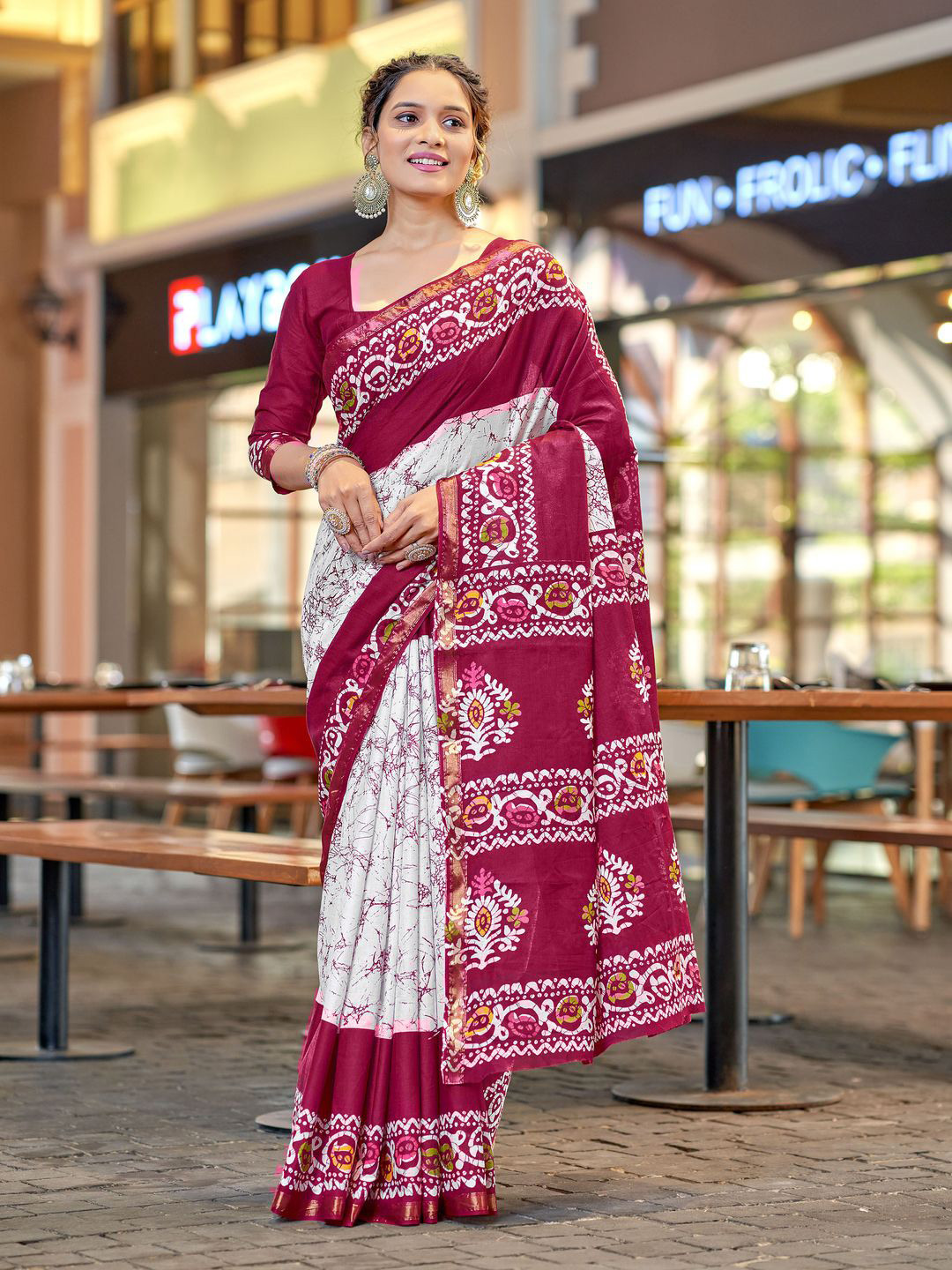 

MOKSHA DESIGNS Ethnic Motifs Pure Cotton Saree, White