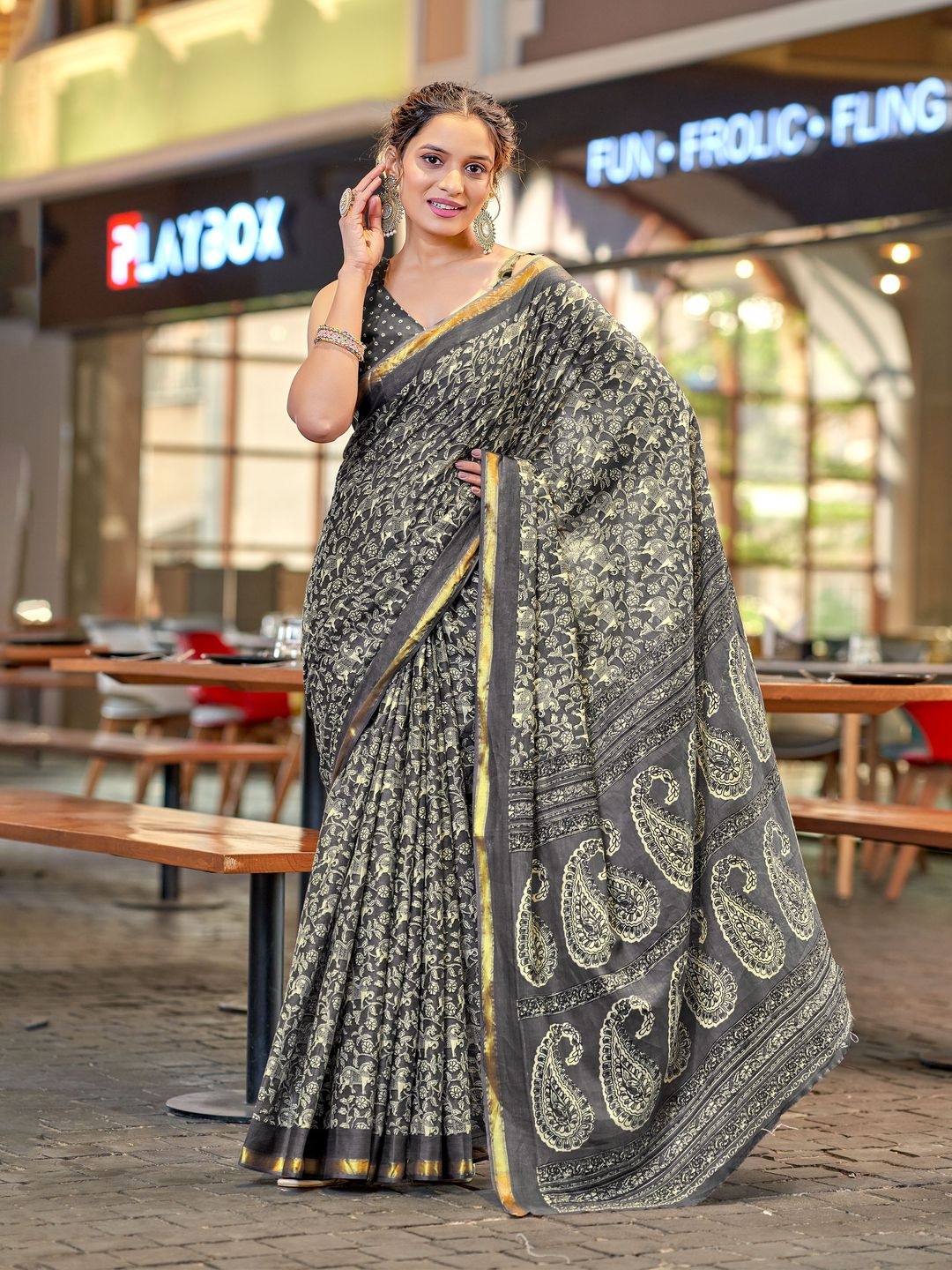 

MOKSHA DESIGNS Ajrak Printed Pure Cotton Saree, Grey