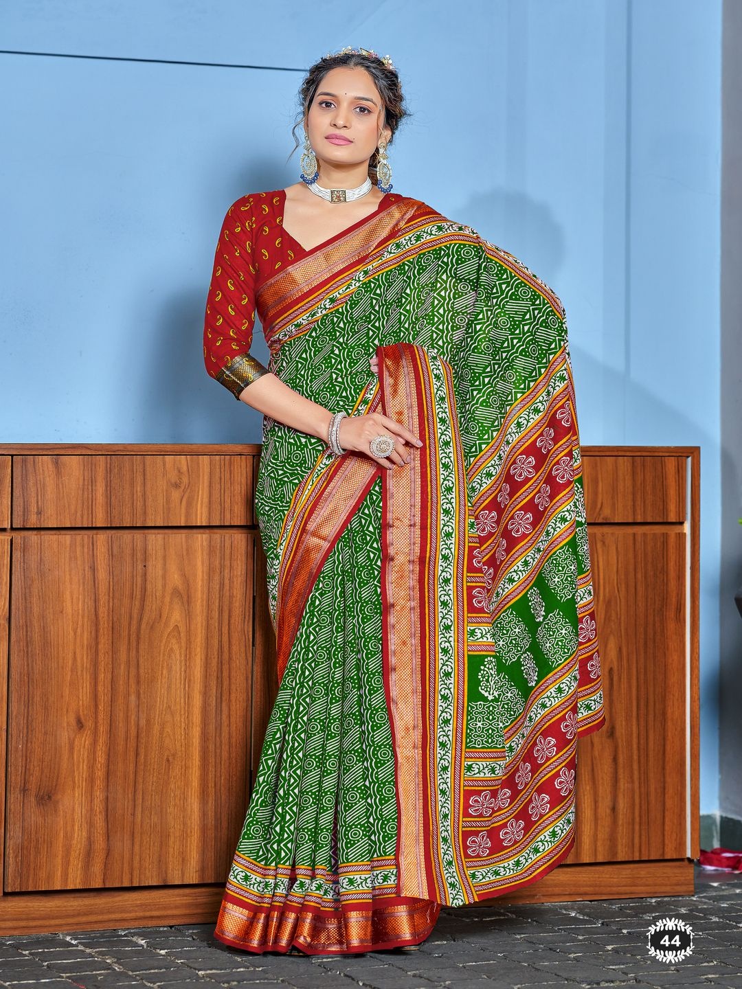 

MOKSHA DESIGNS Ajrak Block Pure Cotton Block Print Saree, Green