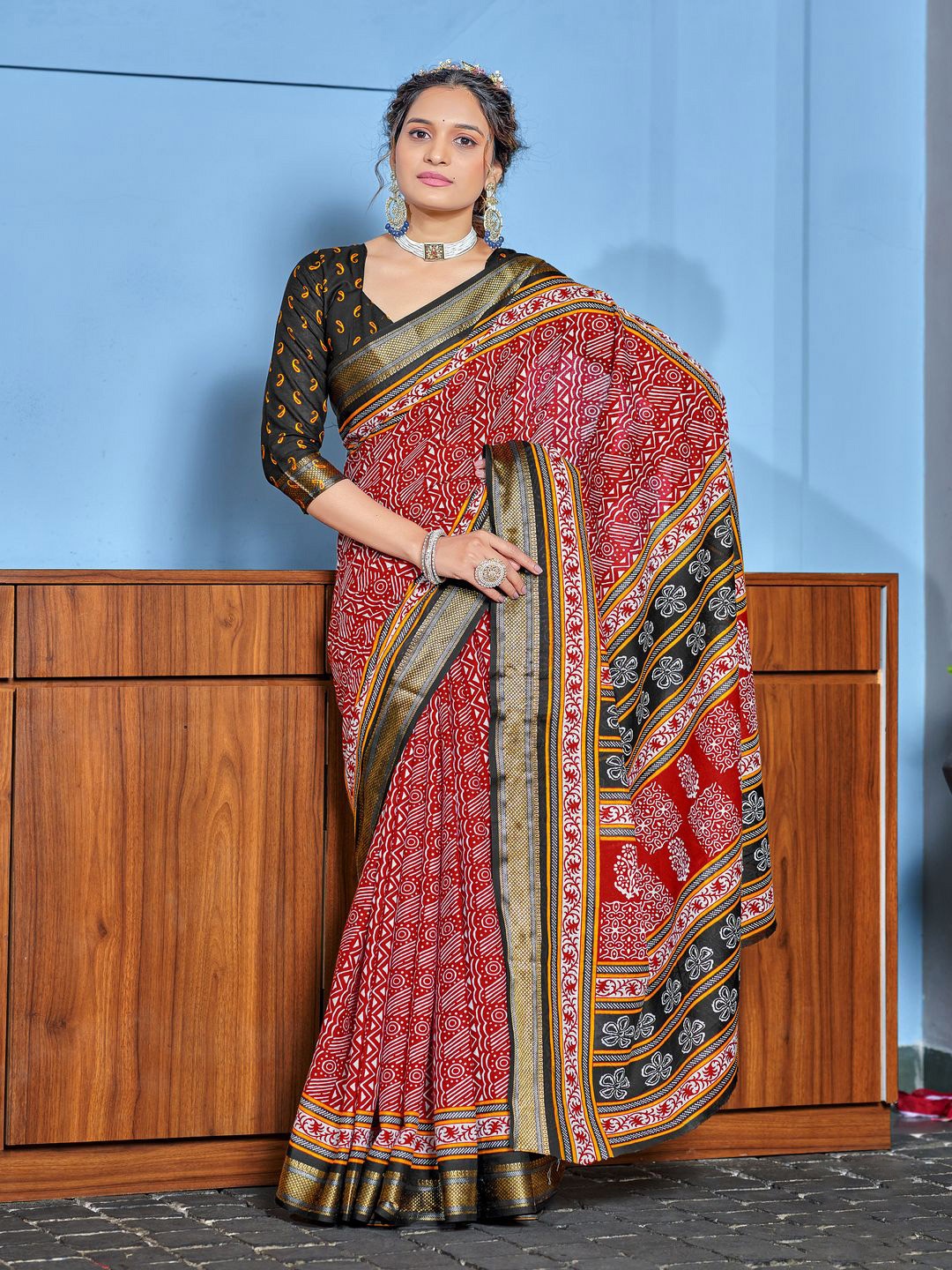 

MOKSHA DESIGNS Ajrak Zari Pure Cotton Block Print Saree, Red