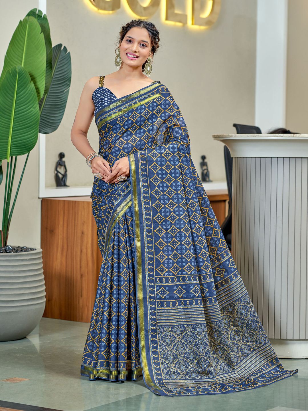 

MOKSHA DESIGNS Zari Pure Cotton Block Print Saree, Blue