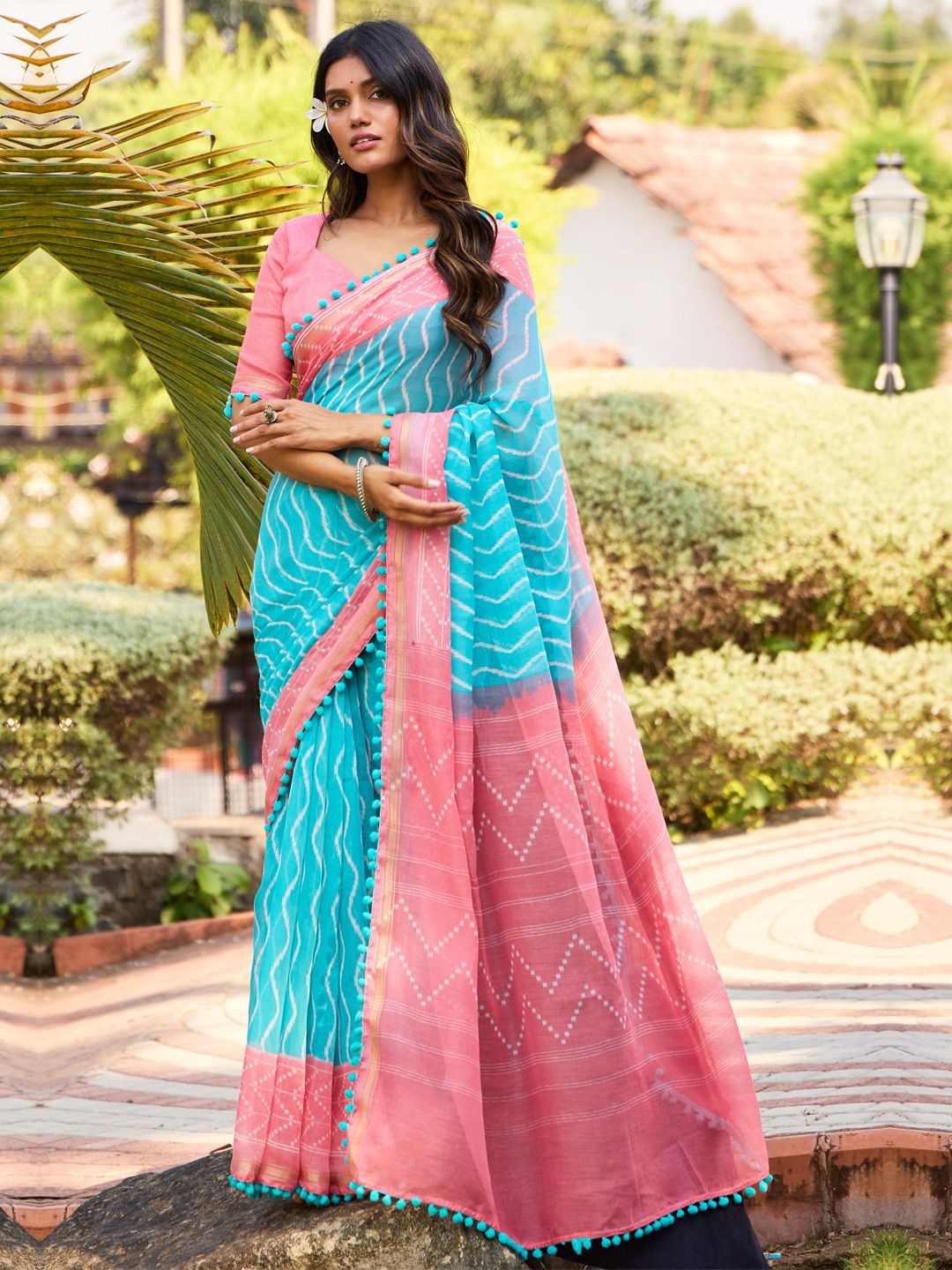 

CHUDIYA Striped Pure Cotton Saree, Blue