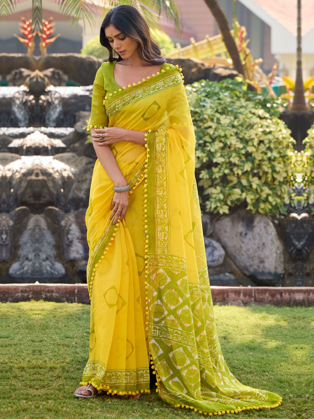 

CHUDIYA Ethnic Motifs Printed With Pum Pum Lace Pure Cotton Saree, Green