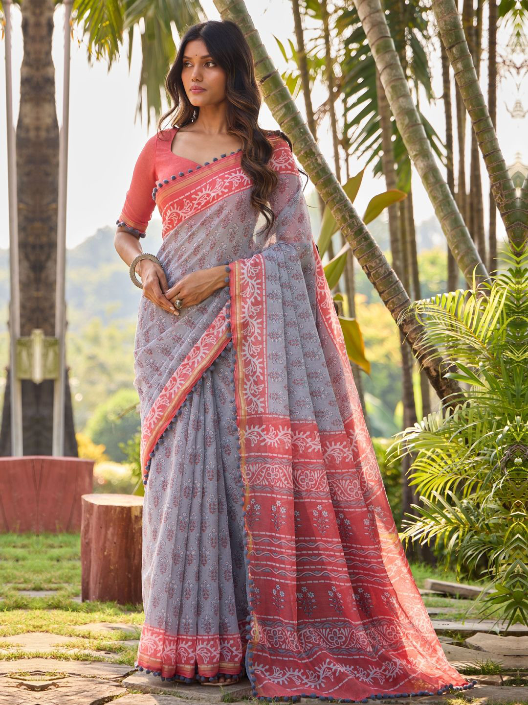 

CHUDIYA Women Ethnic Motifs Pure Cotton Saree, Grey