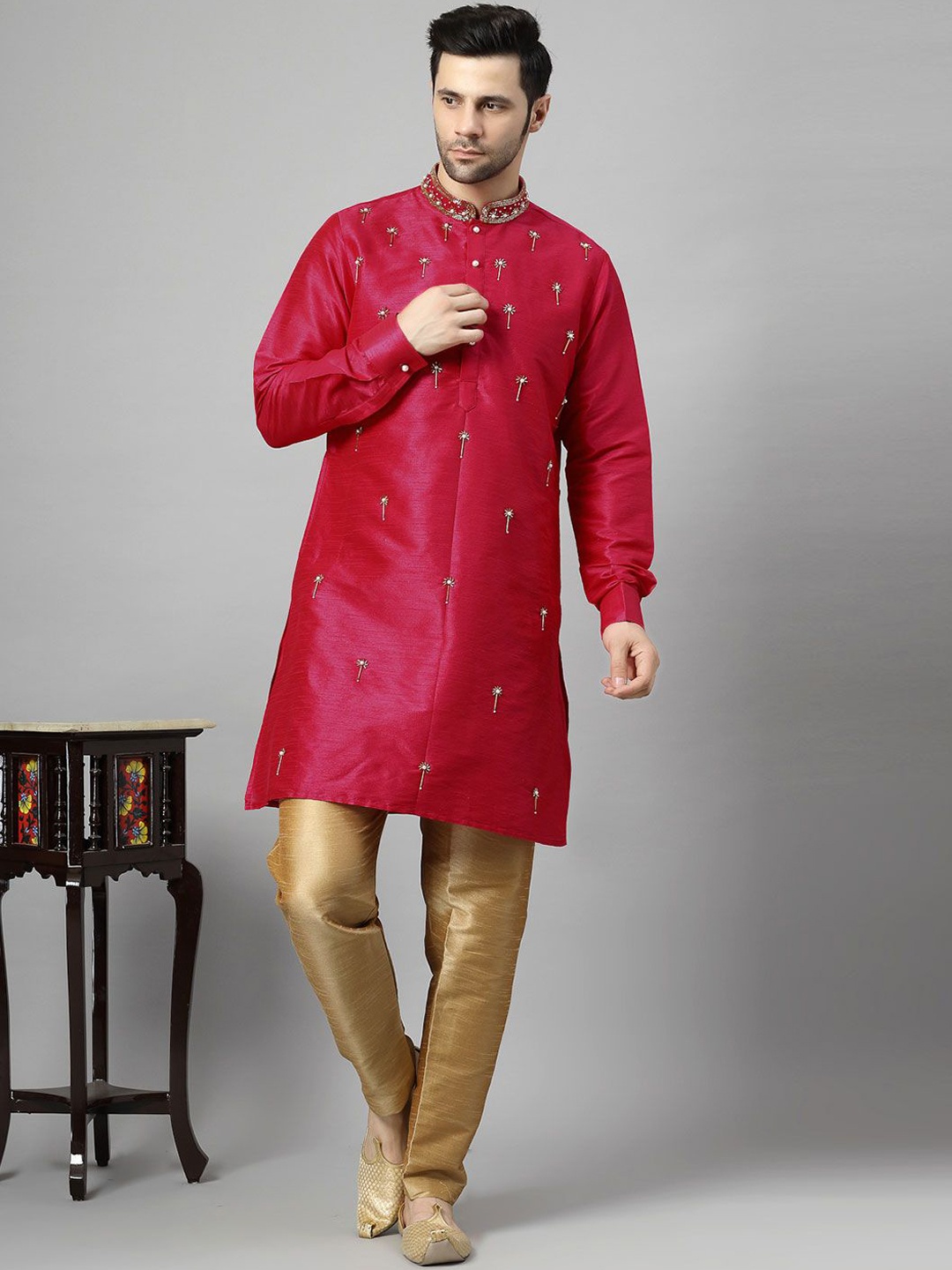 

Utsav Fashion Ethnic Motifs Embroidered Beads and Stones Kurta with Trouser, Maroon