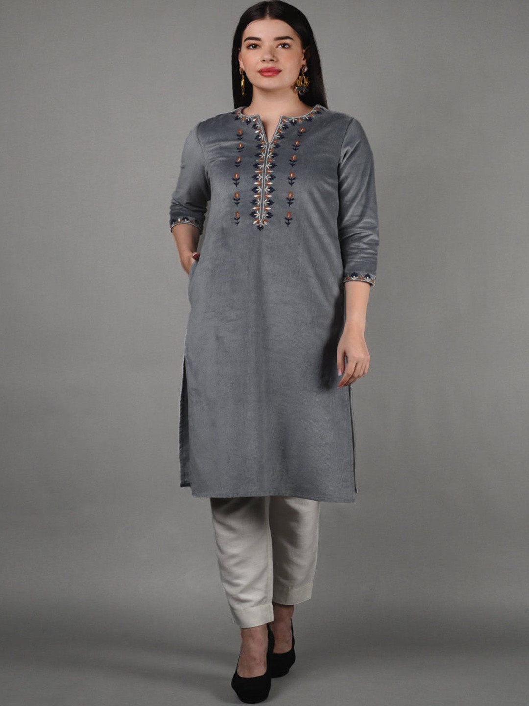 

BARARA ETHNIC Floral Embroidered Thread Work Notch Neck Straight Kurta, Grey