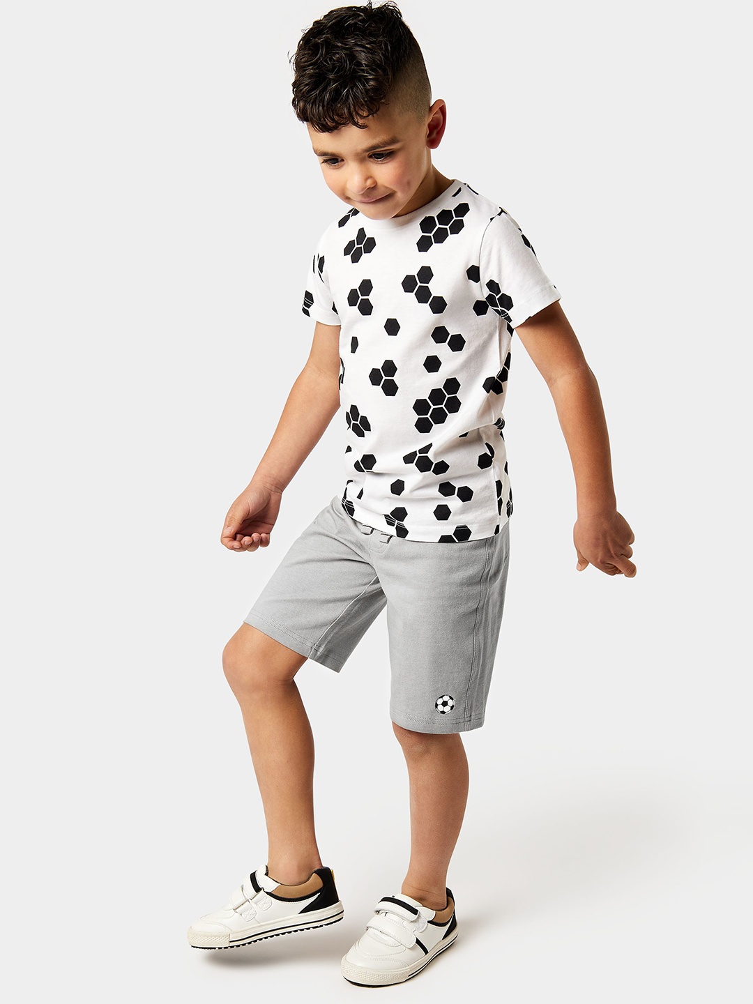 

mothercare Boys Printed Short Sleeves Top with Shorts, White