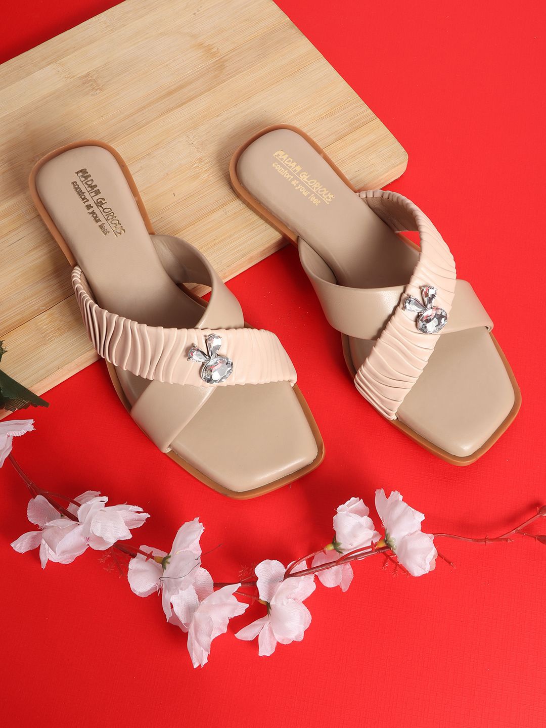 

madam glorious Women Embellished Open Toe Flats, Beige