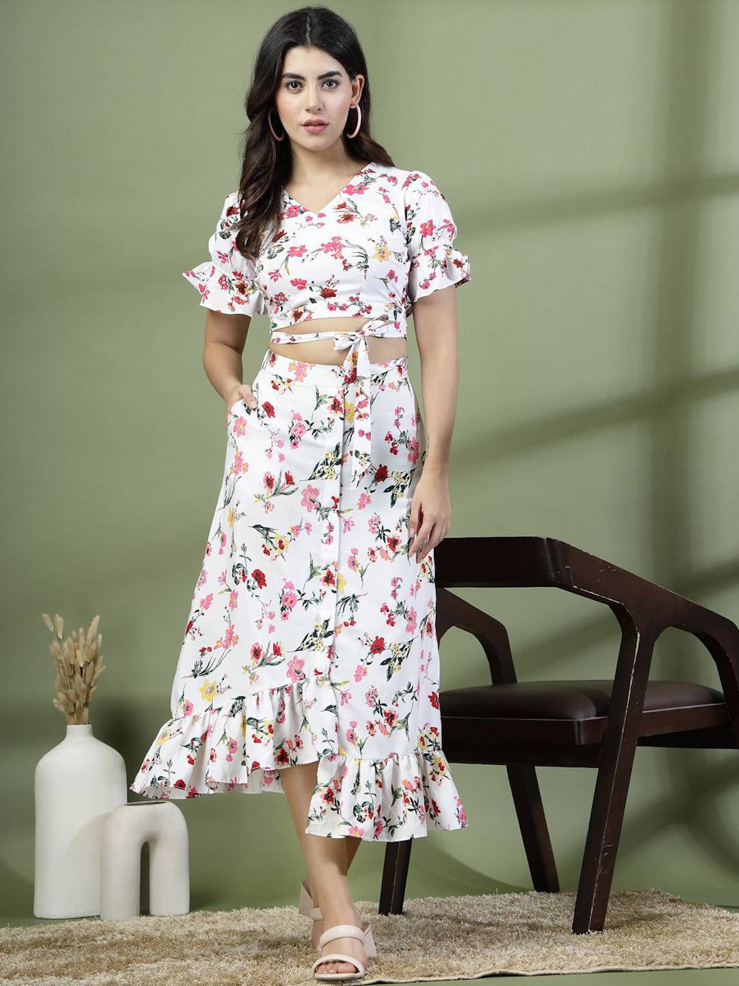 

Oomph! Printed Crop Top With Midi Skirt Co-Ords, White