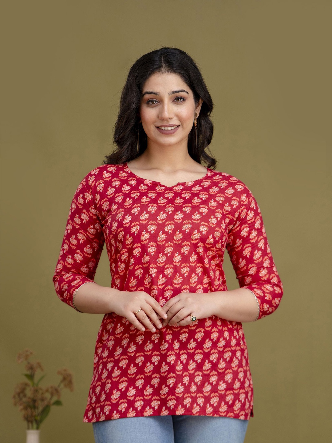 

UrbanRang Floral Printed Sweetheart Neck Cotton Top, Red