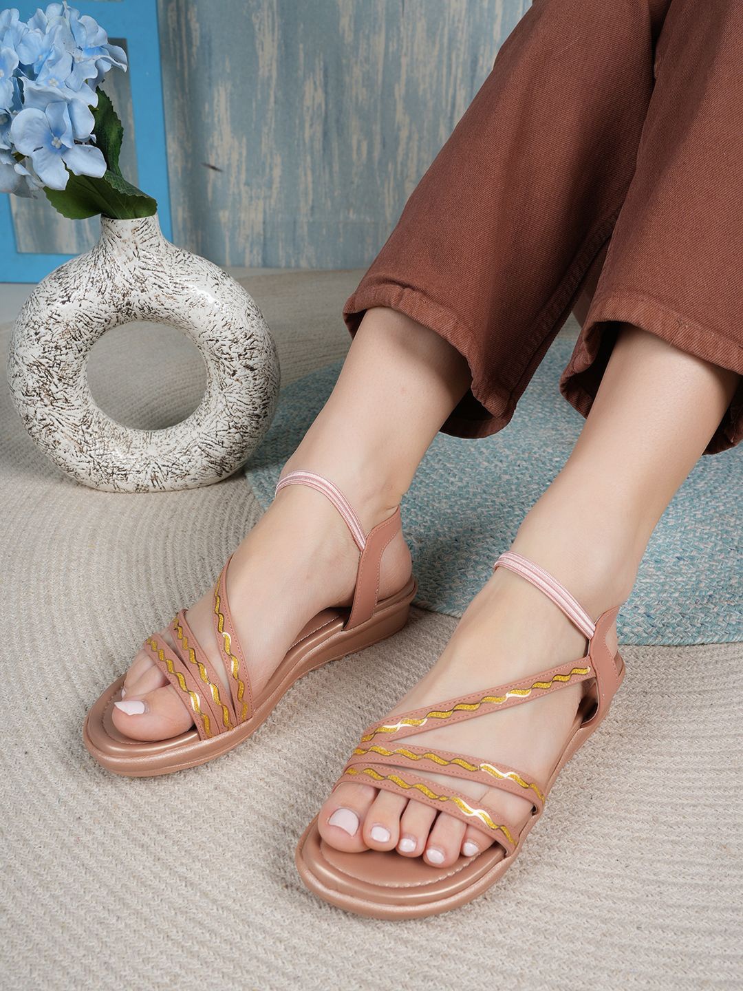 

DressBerry Women Stylish Slipper Open Toe Flats, Rose gold