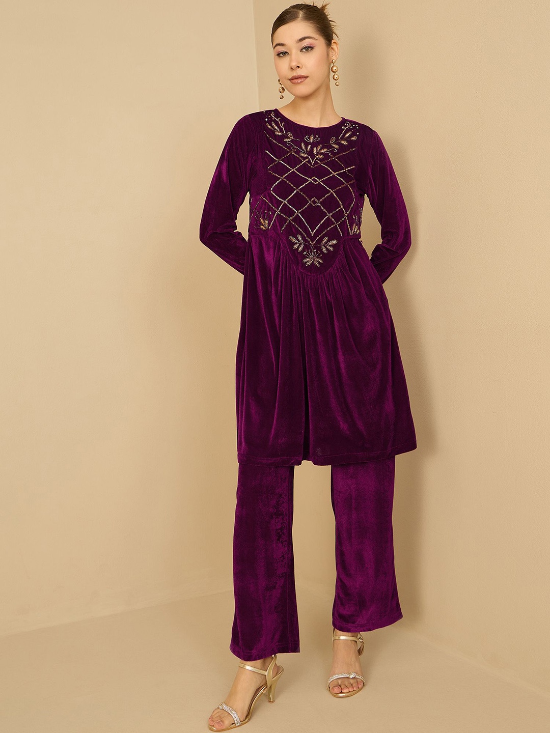 

Antheaa Purple Embroidered Velvet Tunic With Trouser