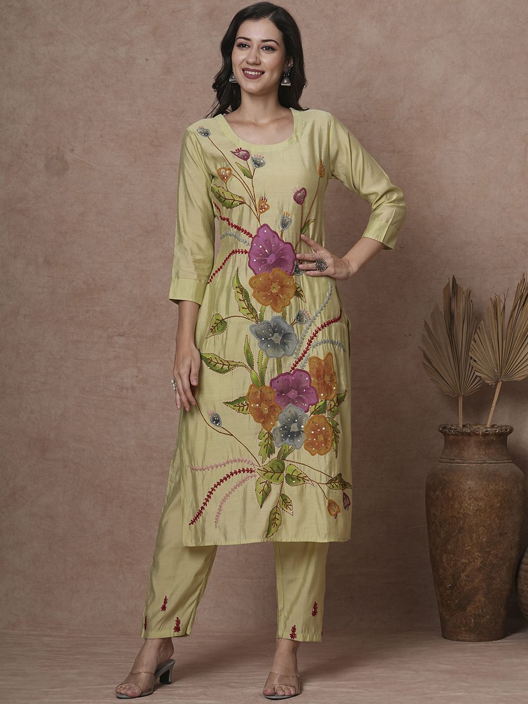 

FASHOR Green Floral Embroidered Round Neck Tunic With Trouser