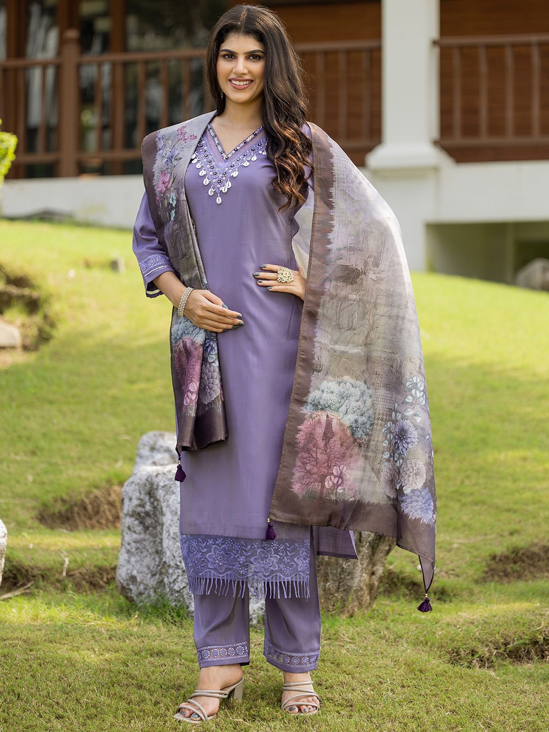 

MITTOO Women Floral Embroidered Regular Raw Silk Kurta with Trousers & With Dupatta, Purple