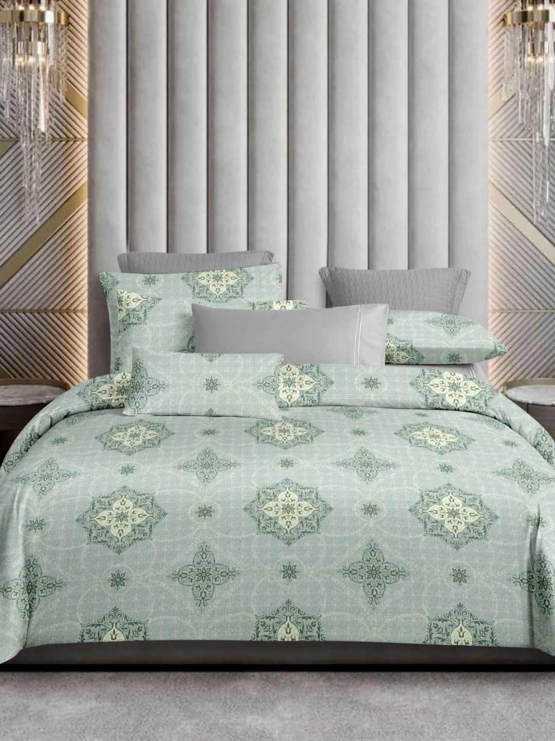 

Ariana Green Floral Printed 300 TC Cotton King Bedsheet Set 2.70 m x 2.70 m
